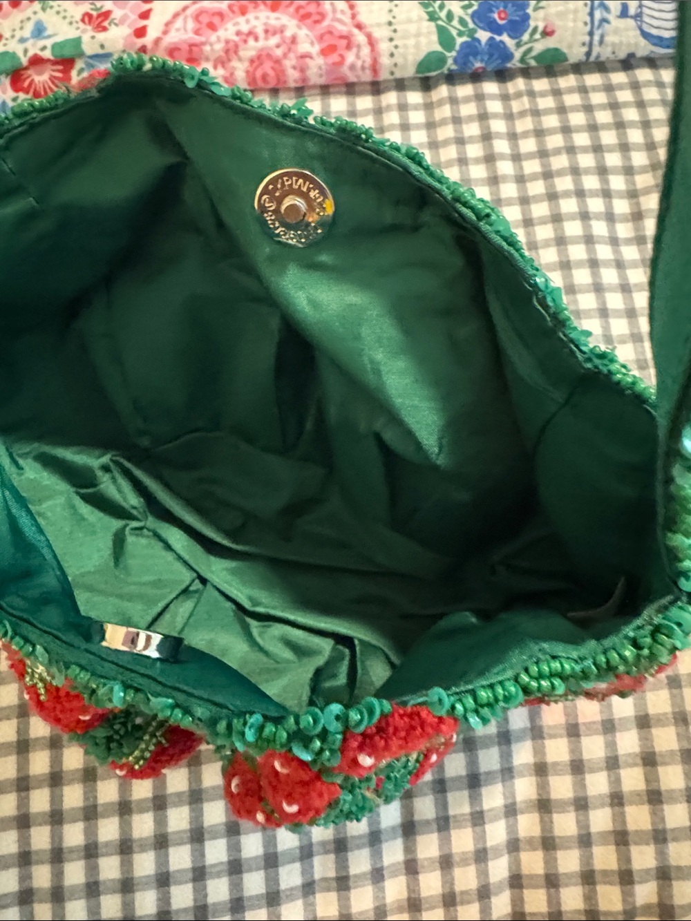 Beaded Strawberry Shoulder Bag in Green and Red - Picture 2 of 4